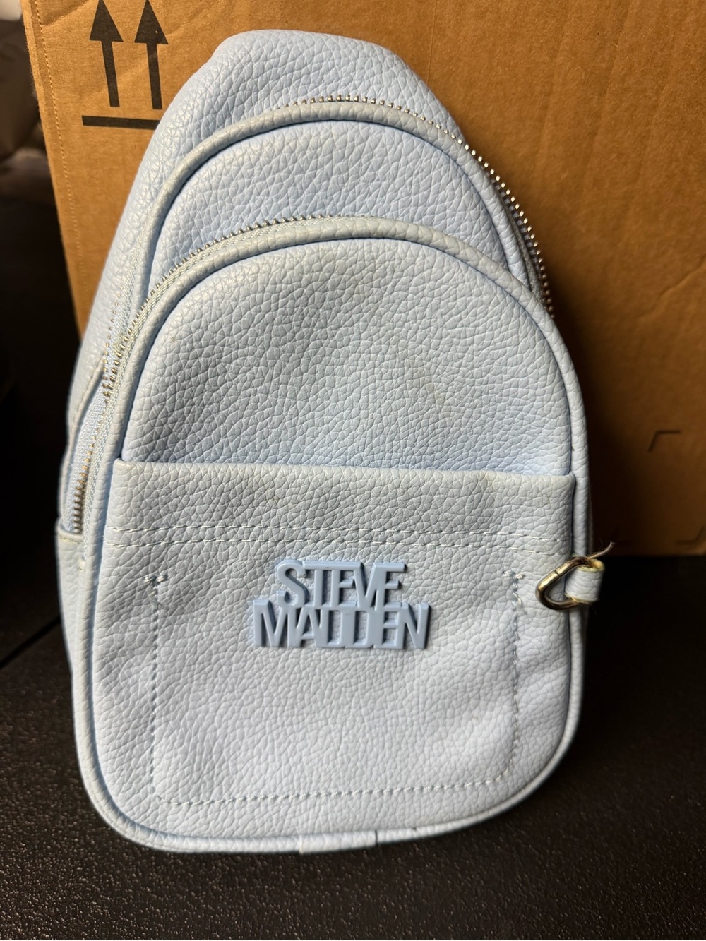 Steve Madden crossbody light blue zippered bag